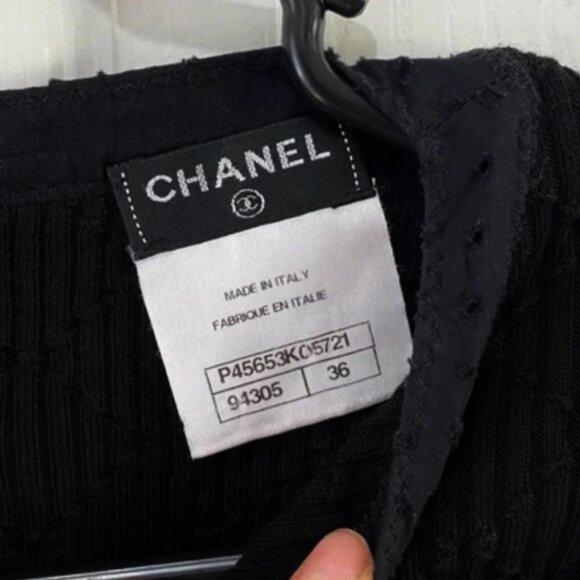 Classic CHANEL Solid Black Ribbed Stretch Dress - Picture 13 of 16